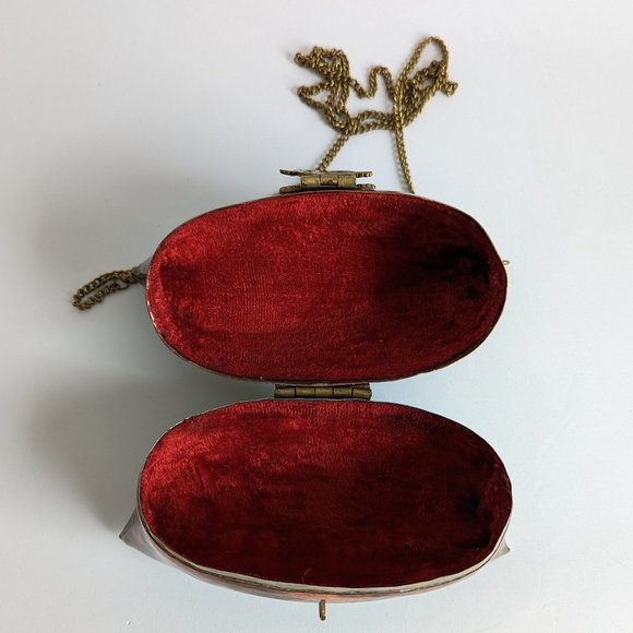 Vintage Gold Pillow Coin Purse - Picture 8 of 12